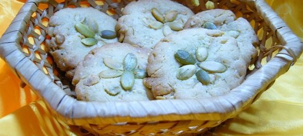 Печенье с розмарином и тыквенными семечками