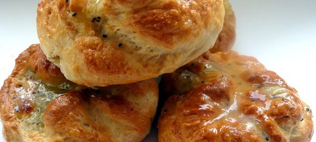 Булочки из французского хлебного теста с киви