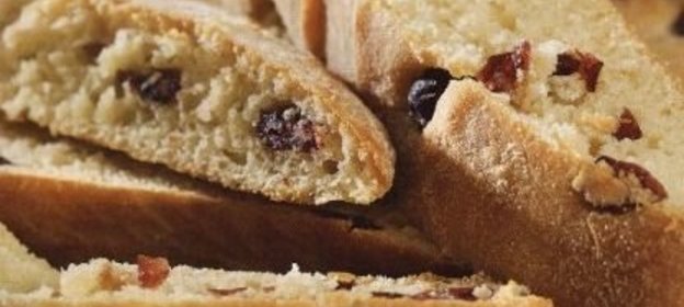 Плоский хлеб с клюквой