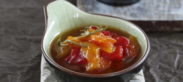 Приправа из подпеченного перца на меду