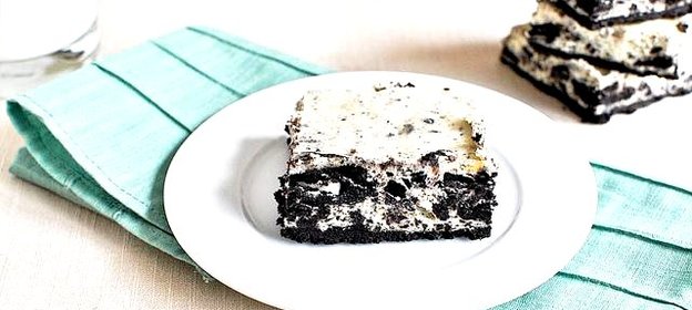 Шоколадные пирожные со сливочной начинкой