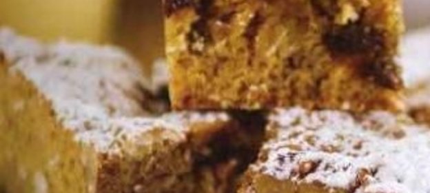 Печенье с овсяными хлопьями, имбирем, орехами и финиками