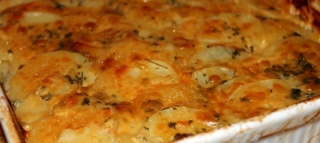 Запеканка из картофеля с луком-пореем