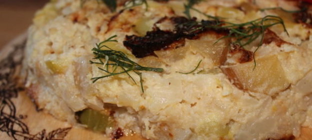 Камбала, жаренная с грибами, луком и солеными огурцами