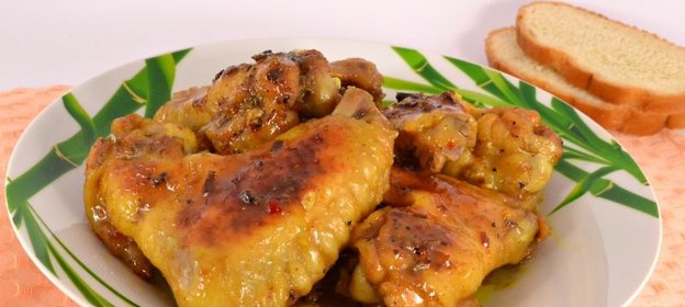 Острые куриные крылышки запеченные с карри и медом в мультиварке