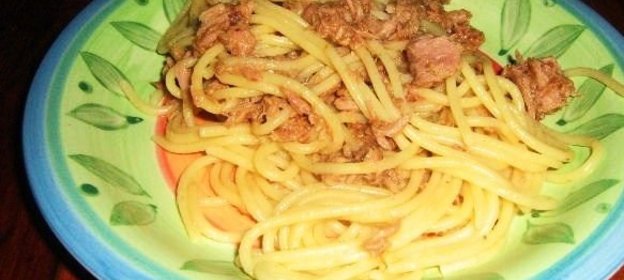 Спагетти с тунцом