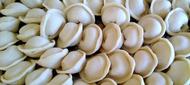 Пельмени из щуки с салом