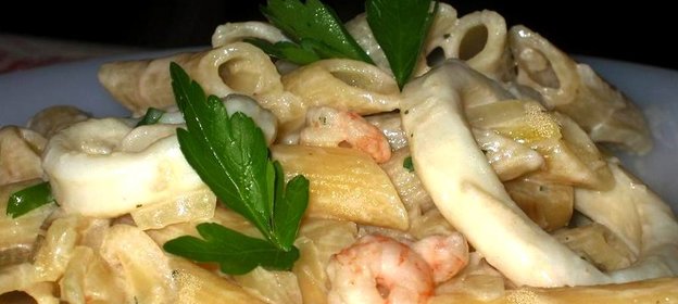 Паста с кальмарами