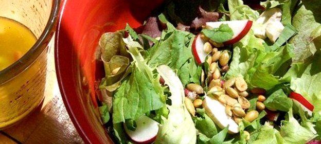 Заправка для салата с луком-шалотом и грейпфрутом