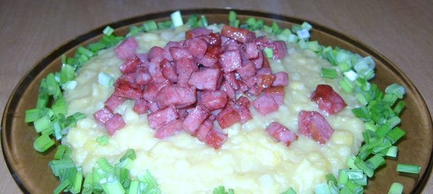 гороховая каша с колбасой