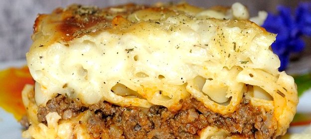 Запеканка из макарон под соусом бешамель