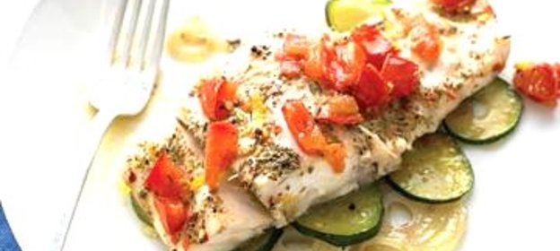 Рыба с цуккини и приправами