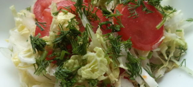 Салат из пекинской капусты с помидорами