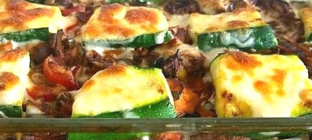 Слоеная овощная запеканка с курицей