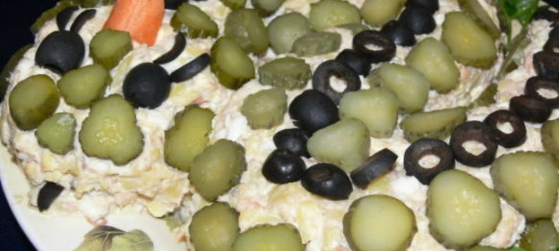 Фруктово-овощной салат со взбитыми сливками