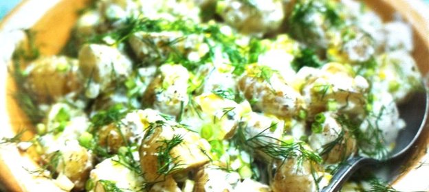 Салат из молодой картошки с укропной заправкой