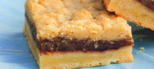 Печенье с малиной и фундуком