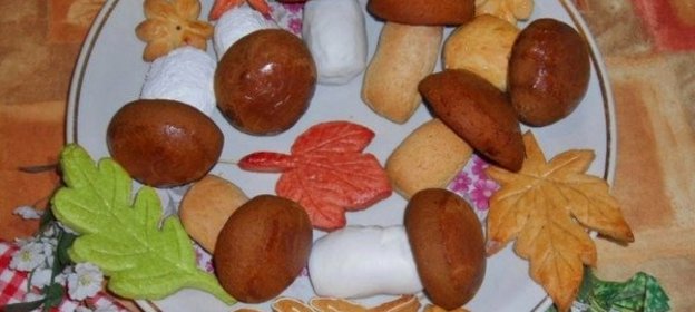 Пряники «Белые грибы» и фигурное сырное печенье в хрустящей глазури