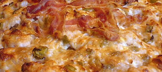 Запеканка рыбная с козьим сыром, под беконовой сеткой