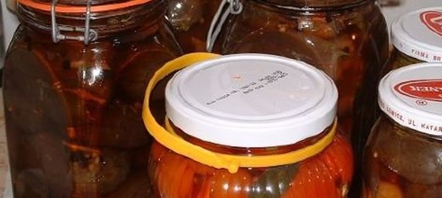 Томатный соус из свежих помидоров с луком.