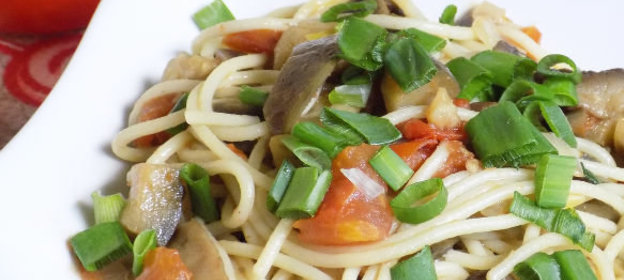 Спагетти с грибами и овощами (в мультиварке)