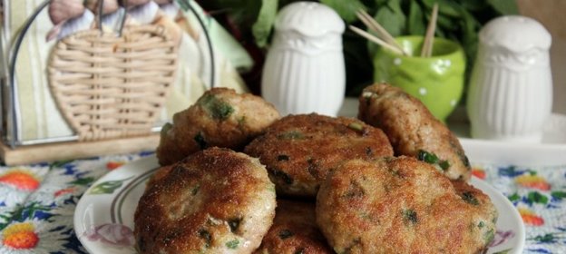 Мясные биточки с картофелем и черемшой