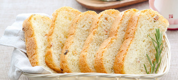 Хлеб с изюмом и розмарином