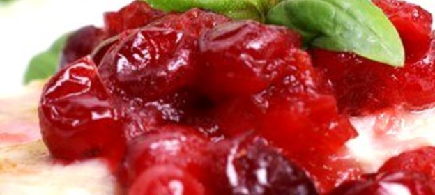 Чатни из клюквы, груши и имбиря