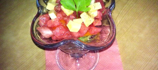 Летний салат с арбузом