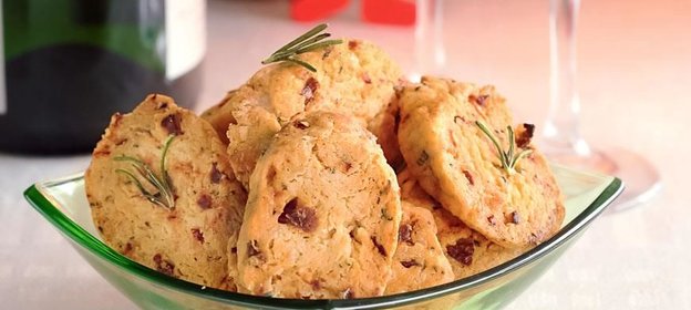 Сырное печенье к шампанскому