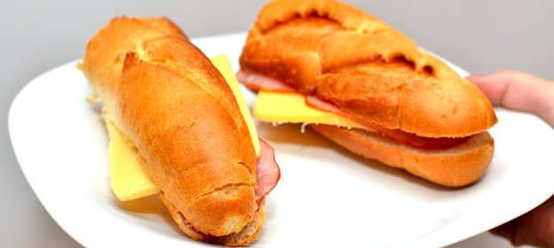 Багет с ветчиной и сыром