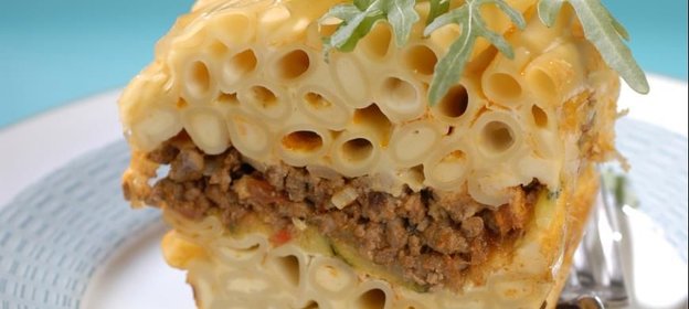 Макаронная запеканка с фаршем и цукини