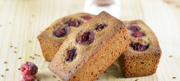 Мини-кексы с малиной и семенами льна