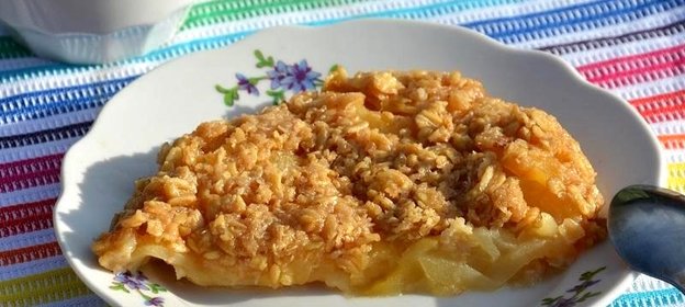 Яблочный десерт с овсяными хлопьями