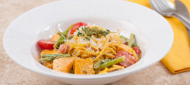 Спагетти с лососем в сливочном соусе