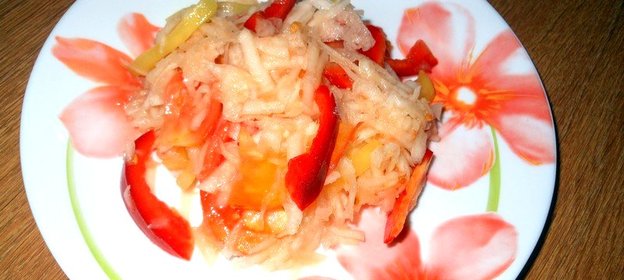 Диетический салат из кольраби