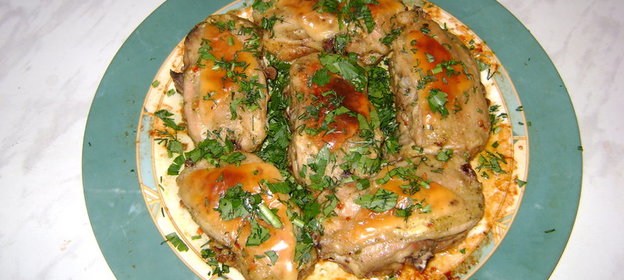 Запеченая курица в нежном маринаде
