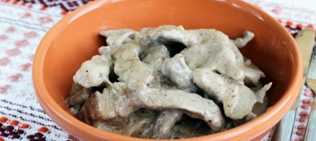 Бефстроганов из свинины со сливками