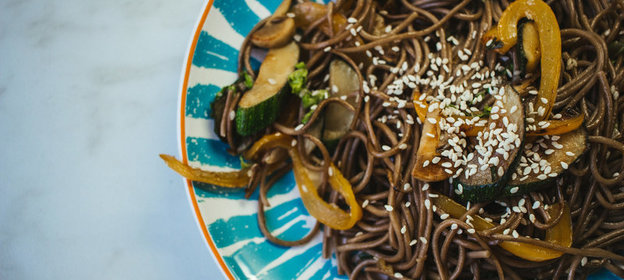 Гречневая лапша с овощами