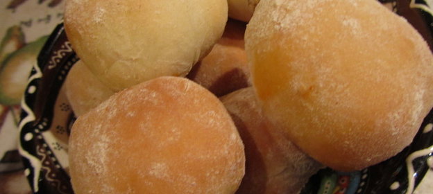 Простые хлебные булочки, но с начинкой