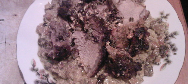 Буженина по-охотничьи с грибами