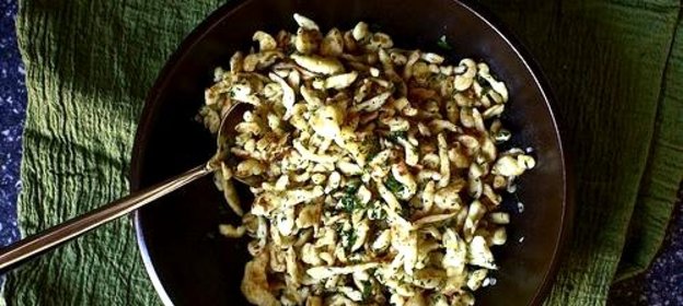 Яичная лапша с луком и зеленью