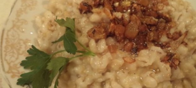 Запеканка из черствой булки с орехами