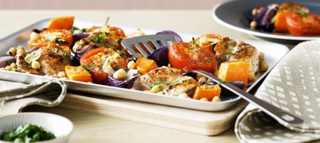 Курица, запеченная со сладким картофелем