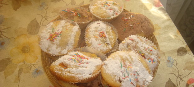 Классические кексы с интересной начинкой