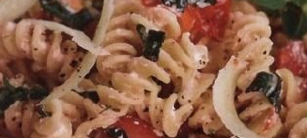 Макароны с помидорами и рикоттой