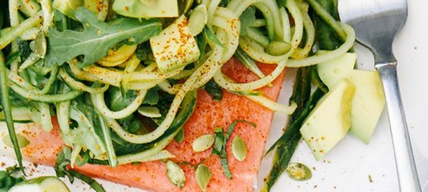 Паста из огурца с авокадо и арбузом