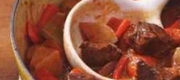 Мясо, тушенное с овощами