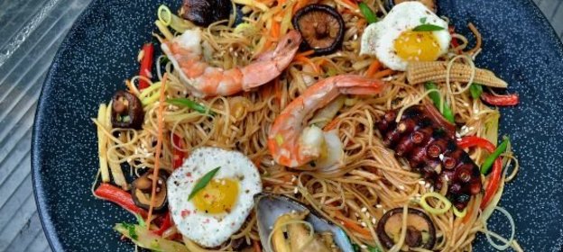 Азиатская лапша с морепродуктами
