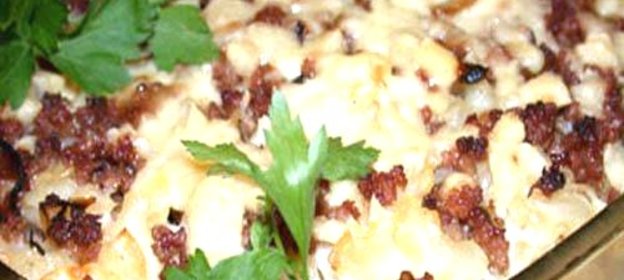 Запеканка из макарон c мясным фаршем и овощами